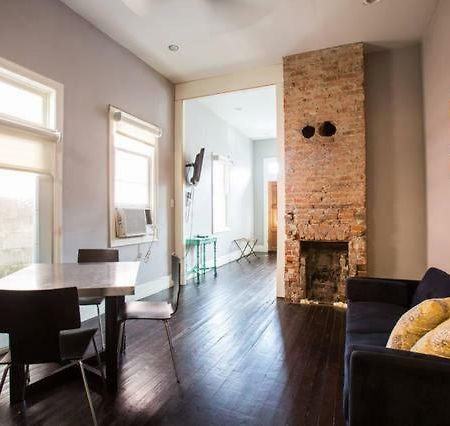 Modern Condo Blocks From Quarters ニューオーリンズ エクステリア 写真