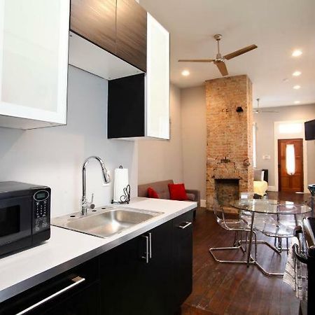 Modern Condo Blocks From Quarters ニューオーリンズ エクステリア 写真